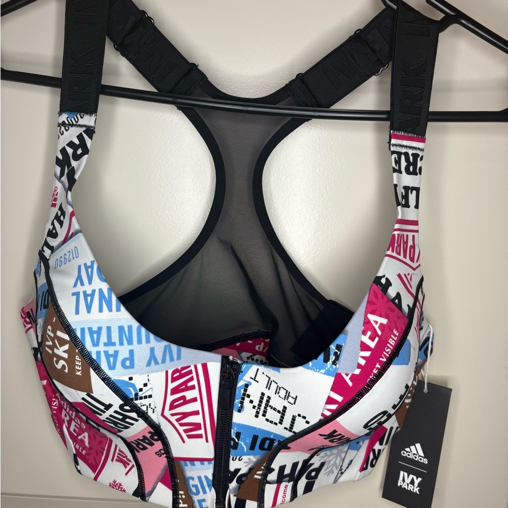 IVY PARK Black and White Graphic Sports Bra